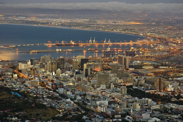 Кейптаун ночью — стоковое фото