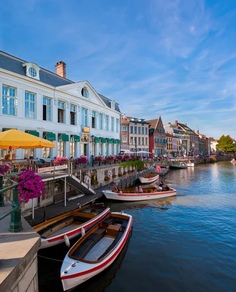 Ghent (Gent), Bélgica. Vista de barcos — Fotografia de Stock