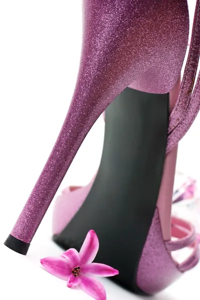 Rosa mode högklackade sko — Stockfoto