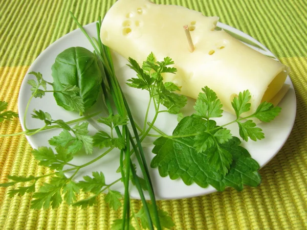 Käse und Kräuter — Stockfoto