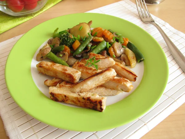 야채와 닭고기와 식용 버섯 — 스톡 사진