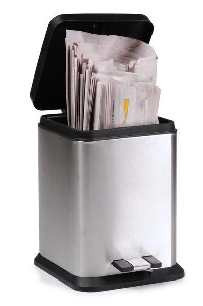 Una lata de basura. Aislado —  Fotos de Stock