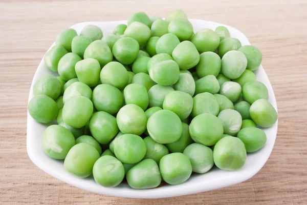 Guisantes verdes dulces frescos —  Fotos de Stock