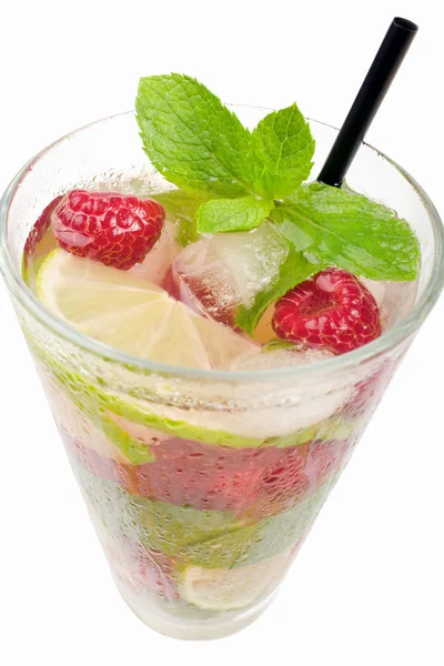 Mojito cocktail with raspberry, lime and mint — Stock Photo, Image
