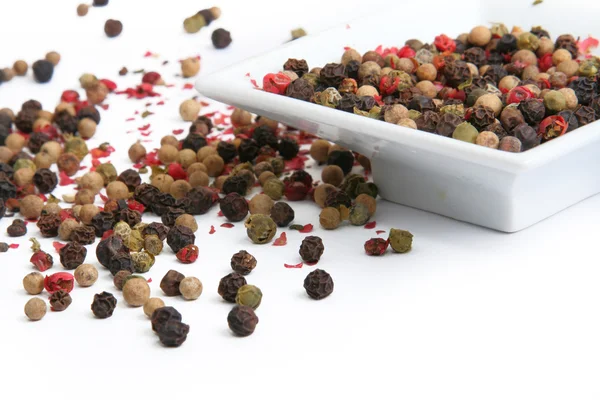 Blandning av färgglada pepparkorn — Stockfoto