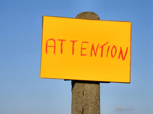 Attention ! — Photo