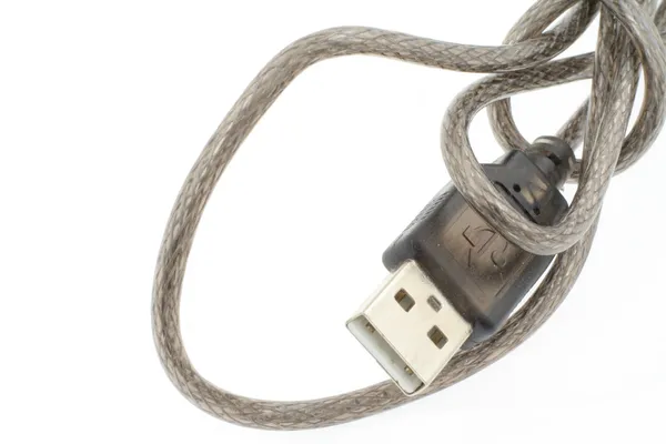 Провід USB на білому тлі — стокове фото
