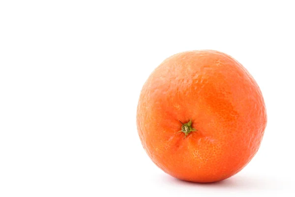 Čerstvé mandarinky na bílém pozadí — Stock fotografie