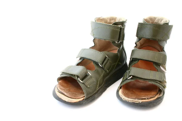 Використовувані дитячі ортопедичні сандалі — стокове фото