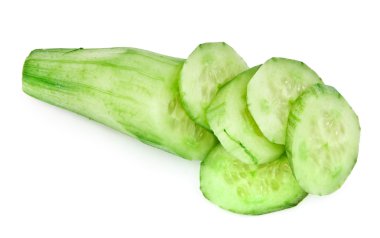 Olgun salatalık kesip