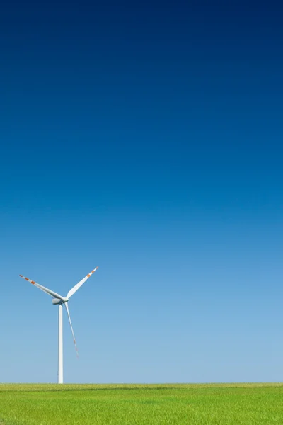 Jediné Větrná turbína — Stock fotografie