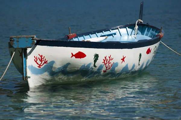 Vieux bateau à rames — Photo
