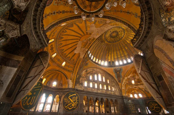 Внутри собора Святой Софии Базилики, Стамбул — стоковое фото