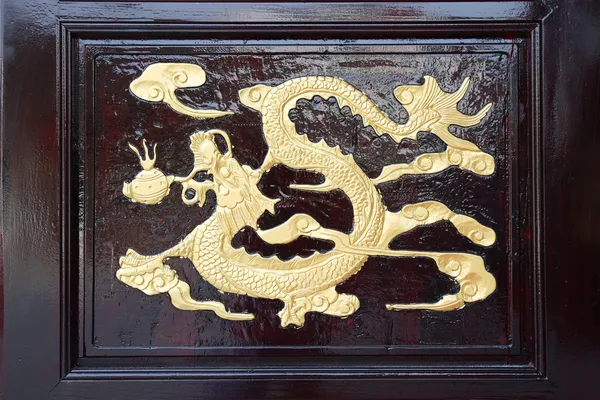 Chinese draak op deur — Stockfoto