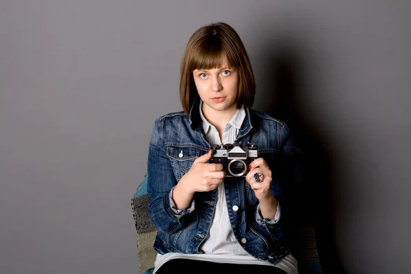Mädchen mit Kamera — Stockfoto