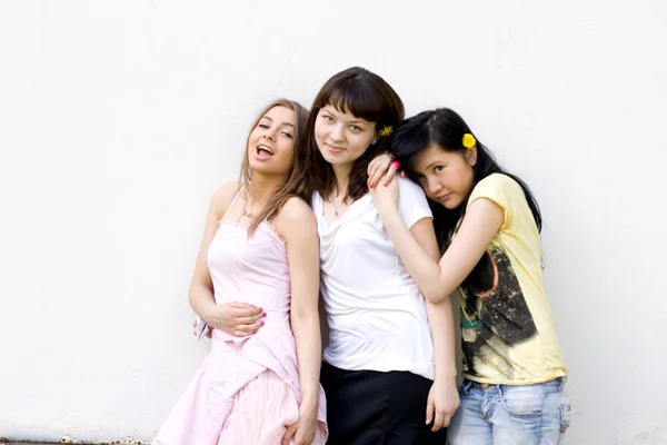 Tre amiche donne — Foto Stock