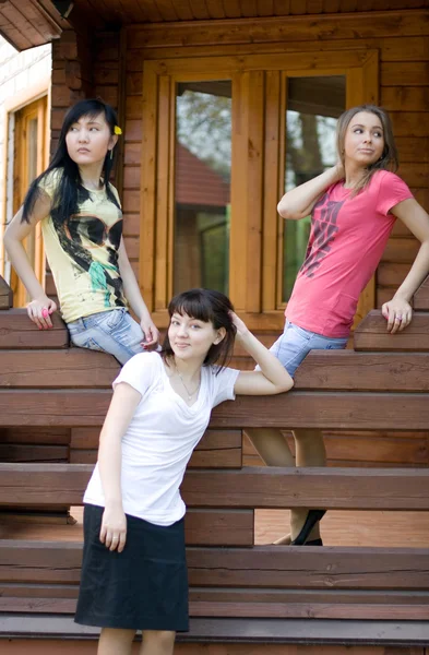 Három nő meg a veranda — Stock Fotó