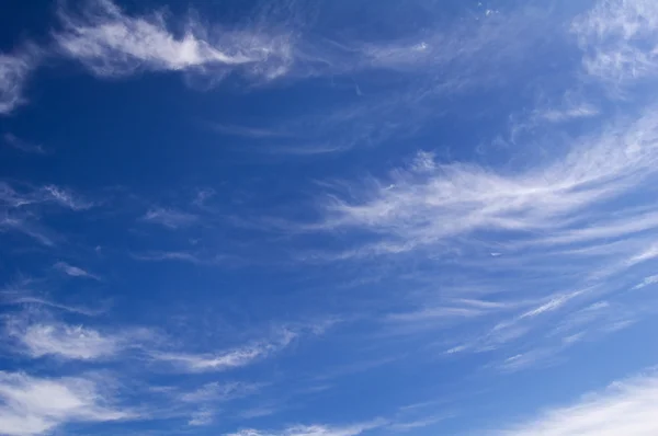 Der Himmel mit Wolken. — Stockfoto