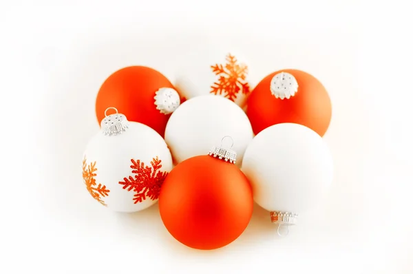 Rode en witte kerstballen Stockfoto