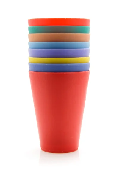 Цветные чашки для питья лимонада — стоковое фото