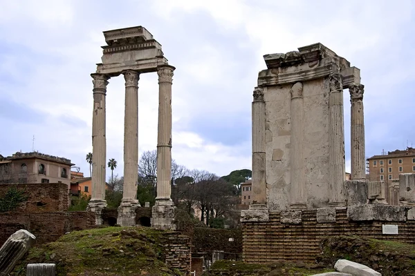 Foro romano, tempio dei dioscuri v Římě — Stock fotografie