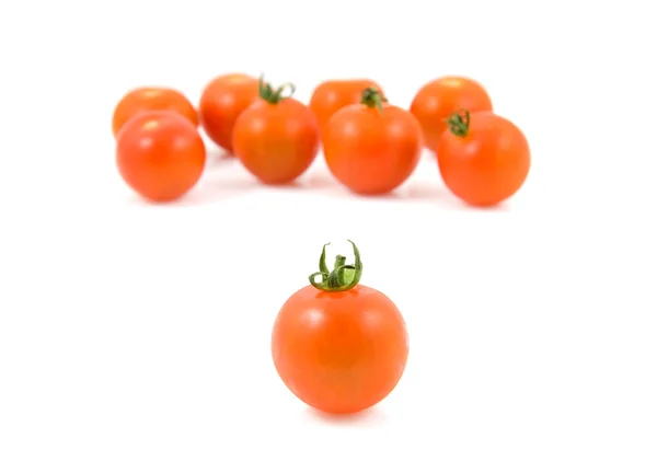 Tomates cereja frescos em branco — Fotografia de Stock