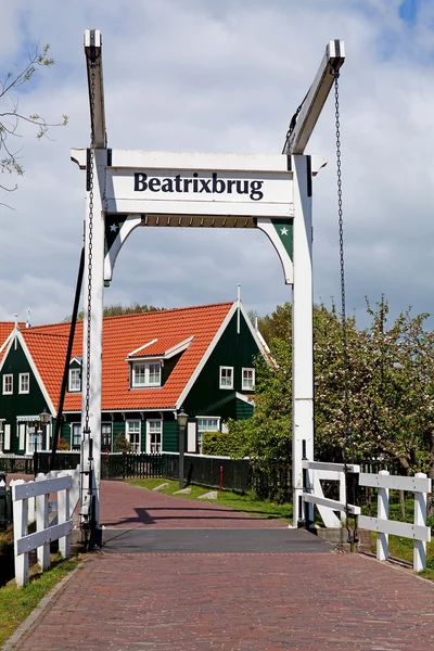 Beatrix mostu w miejscowości marken — Zdjęcie stockowe