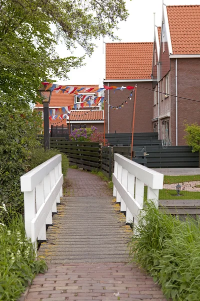 Rua típica holandesa na aldeia Marken — Fotografia de Stock