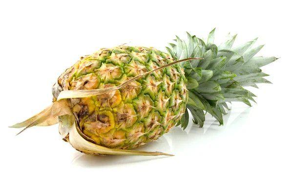 Egy friss ananász — Stock Fotó