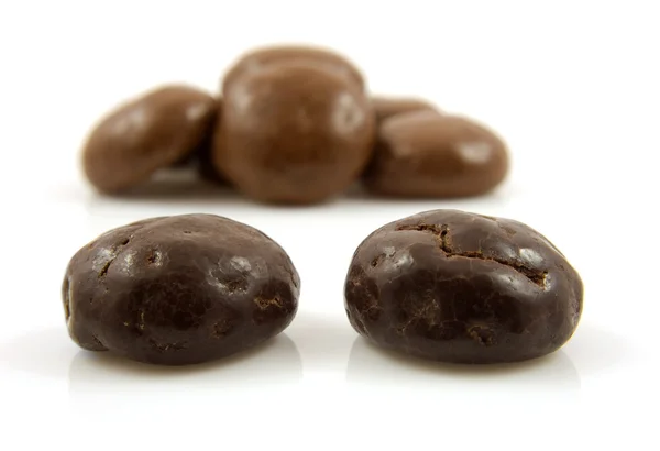 Casal de nozes de gengibre de chocolate em close-up — Fotografia de Stock
