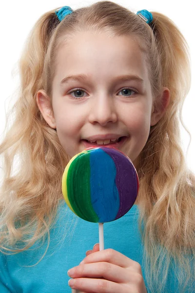 年轻的金发女孩与棒棒糖 — 图库照片