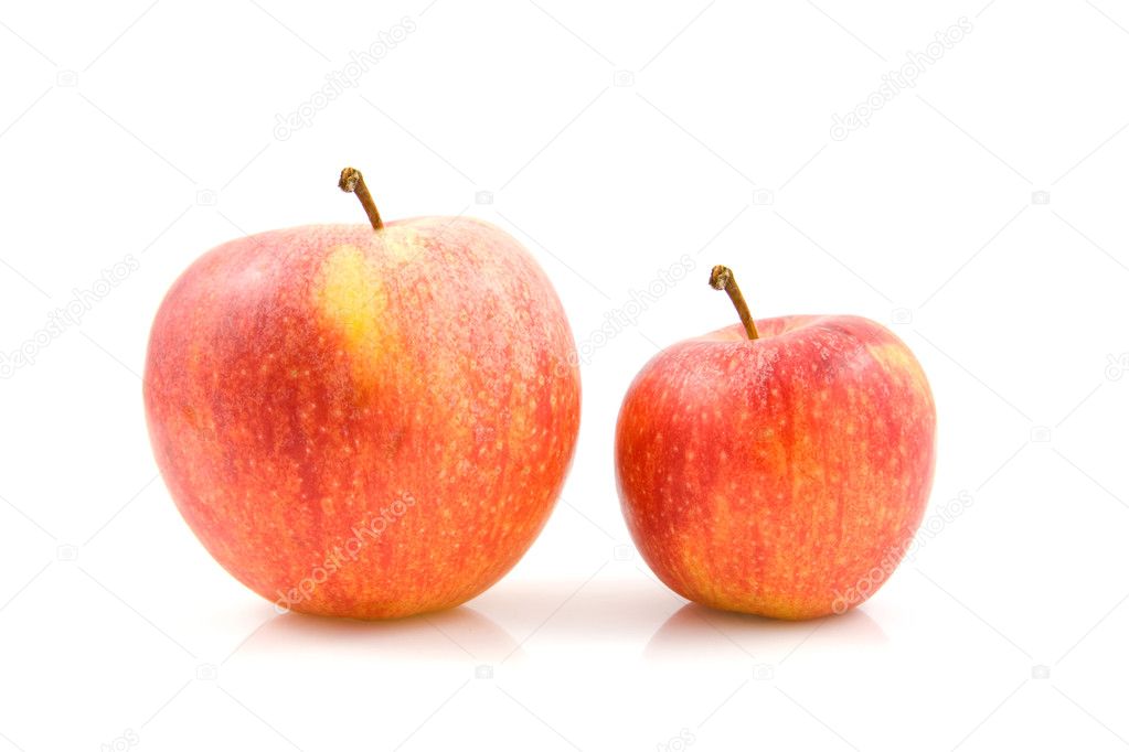Two sizes of apples
