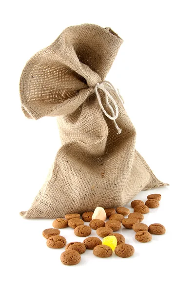 Мешок джута с имбирными орехами — стоковое фото