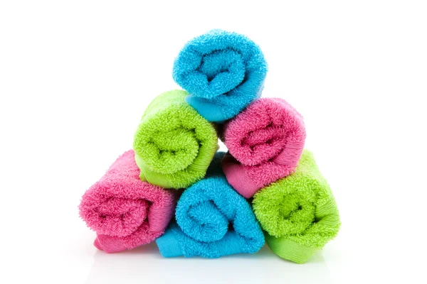 Stack med färgglada handdukar — Stockfoto