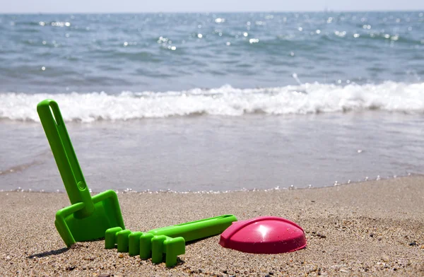 塑料沙滩玩具παραλία πλαστικά παιχνίδια — 图库照片