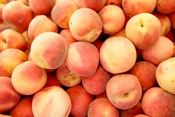 Grupp av persikor — Stockfoto