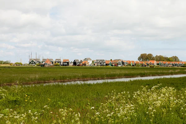 Typische Nederlandse huizen in marken — Stockfoto
