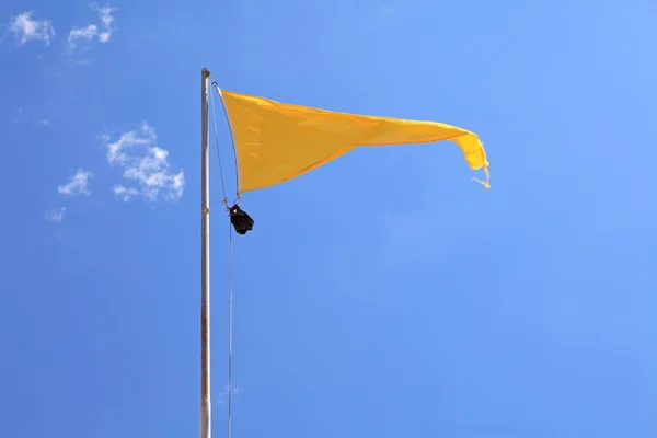 Gul varning flagga — Stockfoto