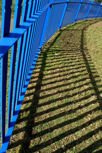 Mavi çit — Stok fotoğraf