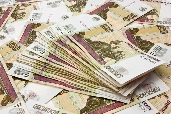 Töpfe voller Geld für 100 Rubel — Stockfoto