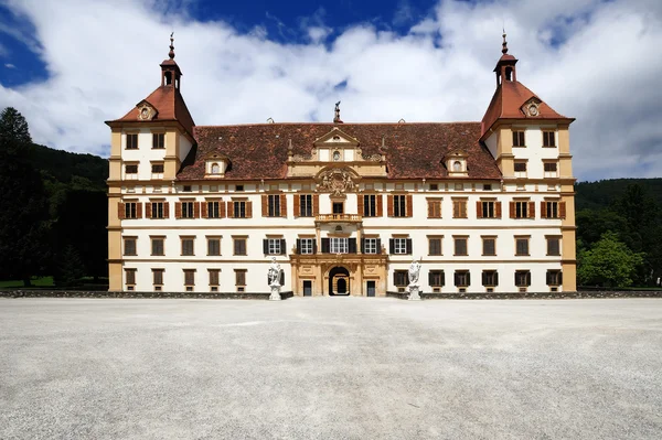 艾根堡宫殿城堡在格拉茨 — 图库照片