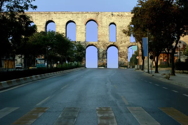 The Aqueduct of Valens, Istanbul — Stock Photo, Image