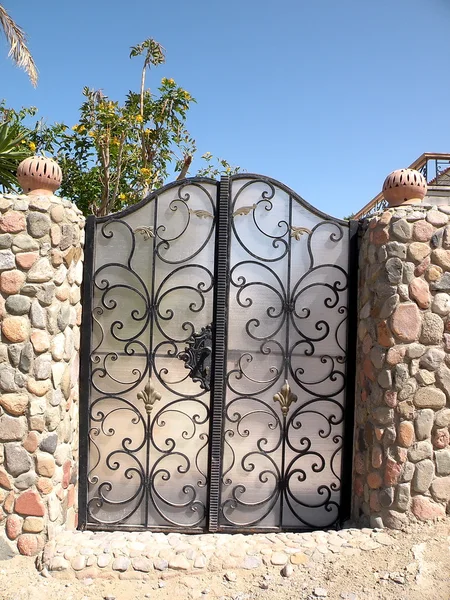 Metallic gate — Stockfoto