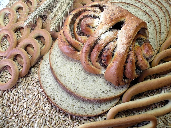 Хлеб и бублики — стоковое фото