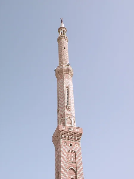 Башня мусульманской церкви — стоковое фото