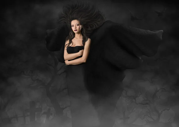 Prachtige gotische stijl vrouw met vleugels — Stockfoto