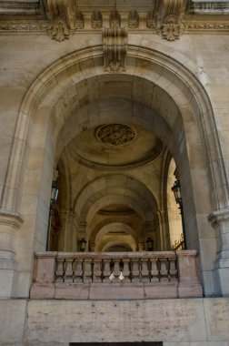 Louvre arcade