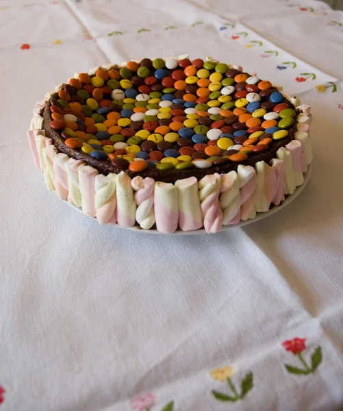 Home made chocolate candy cake — Stock Photo, Image