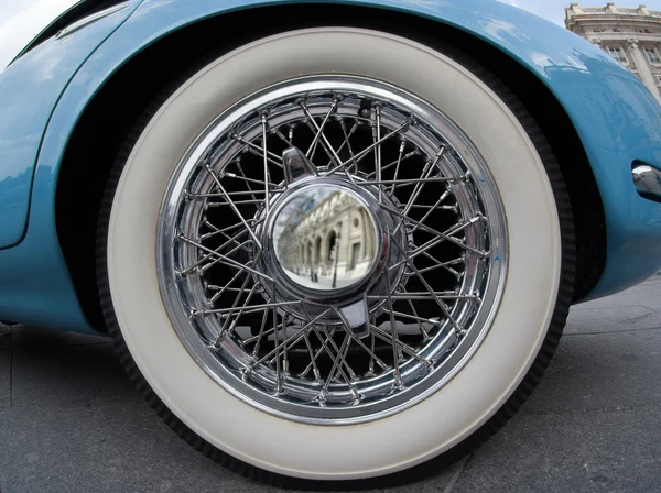 Old-timer wheel — Stock Photo, Image