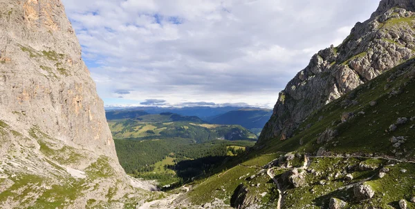 View over "alpe di Siusi" from Sassopiatto — Stock Photo, Image